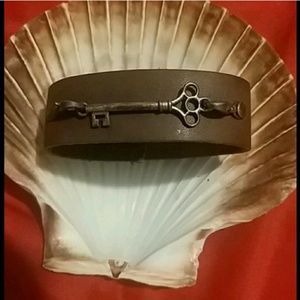 Brown leather buckle key vintage cuff bracelet